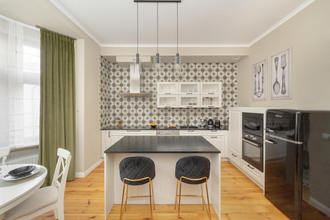Aesthetic One Bedroom Apartment In Wroclaw By Noclegi Renters Экстерьер фото