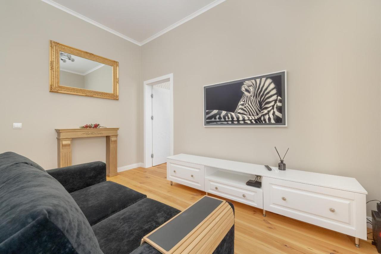 Aesthetic One Bedroom Apartment In Wroclaw By Noclegi Renters Экстерьер фото
